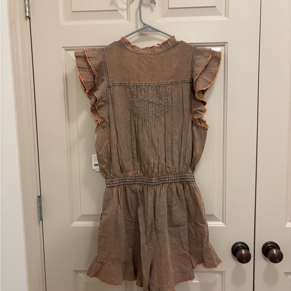 NWT!🌟Free People One Naya Chambray Romper🌟. Size Small. Color Peach. - Picture 8 of 11